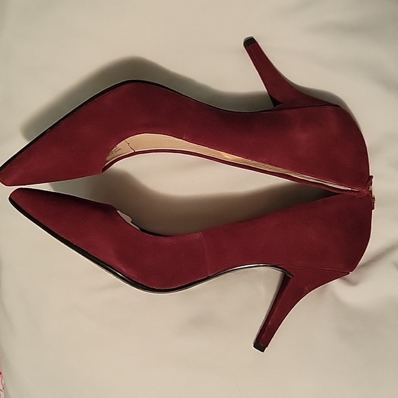 Michael Kors - Merlot Suede Flex High Pumps - Size 10 - Picture 4 of 6